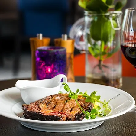 מלון Postillion 4*